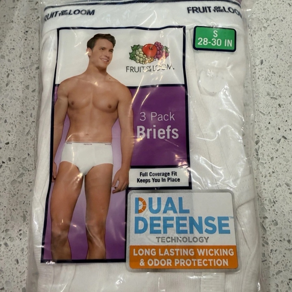 Men’s new Fruit of the Loom 3 pack briefs underwear small white